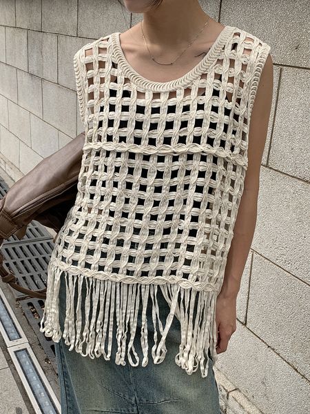

women's sweaters tassel hollow out knitted shirt for women 2023 summer sleeveless crochet coverups 230810, White;black