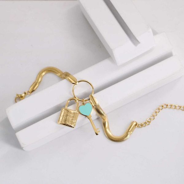 

luxury tiff fashion brand jewelry titanium steel korean version 18k gold t classic love oil drop key printing lock thick chain bracelet for, Golden;silver