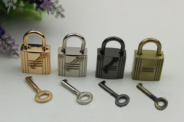 

bag parts accessories 6pcslot 4 kinds of color embossing lock hardware accessories hang act the role ofing padlock 230810, Black