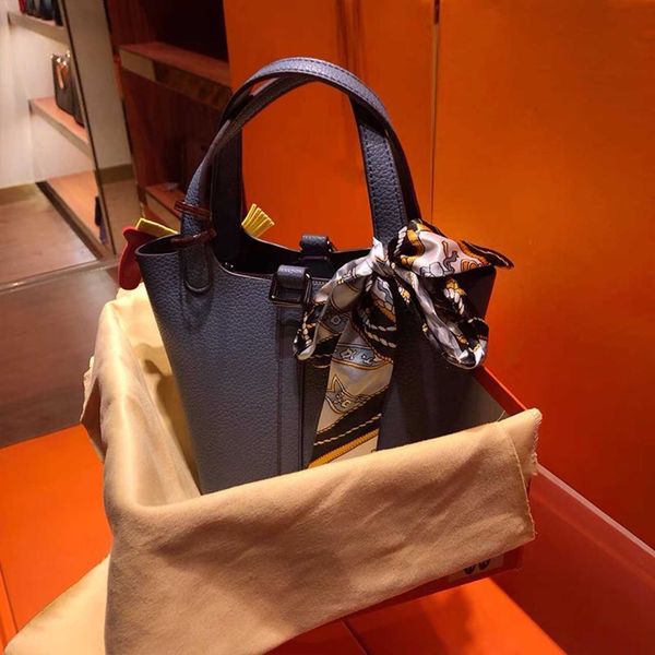 

original designer h ermes picotin lock tote bags for sale 2023 new layer cowhide togo leather vegetable basket fashionabl with real logo