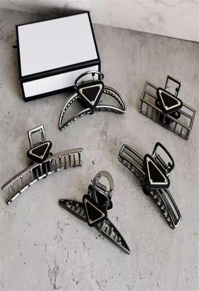 

designer womens hairclips metal triangle hair clip with stamp women girl brand triangle letter barrettes fashion hair accessories13090859, Golden;silver