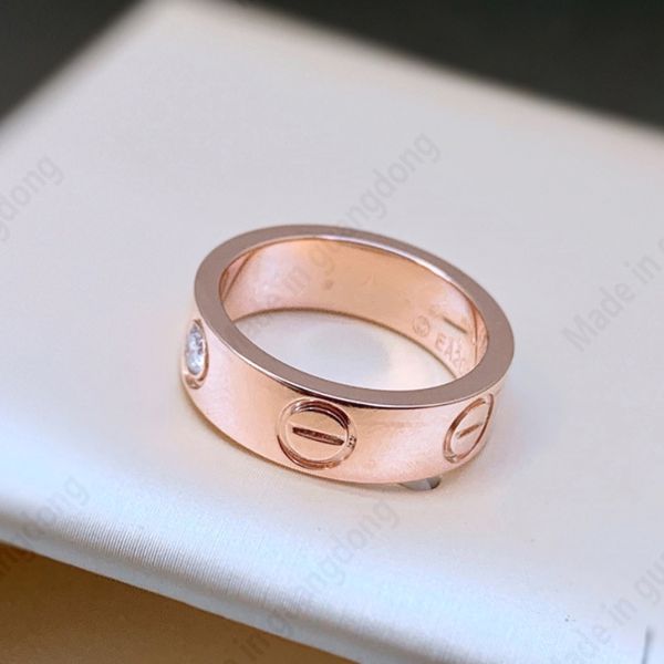 Larghezza 5 mm di oro rosa con pietra