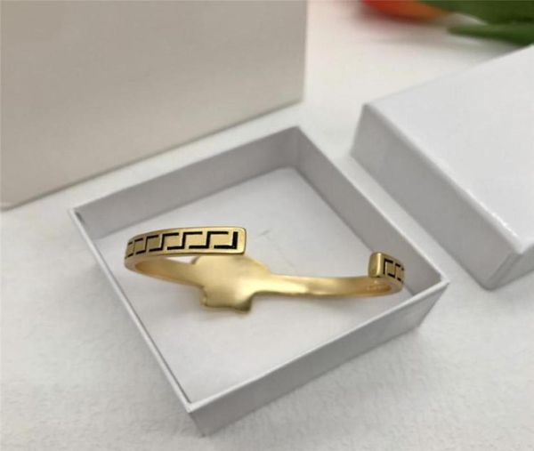 

2022 vintage mens bracelet designer for women gold v bracelets men bangle fashion jewelry luxurys designers wristband party bracel2747046, Black