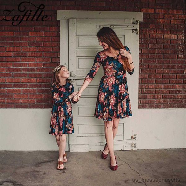 

family matching outfits mother daughter matching clothes quarter spring floral mini me family matching outfits mommy and daughter dresses r2, Blue