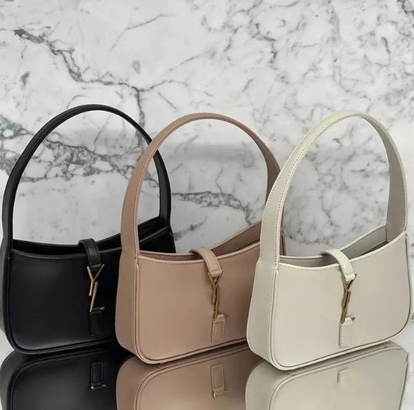 

luxury handbag, underarm bag, women's men's handbag, crossbody bag, shoulder bag, leather stray bag, designer bag, crocodile patte