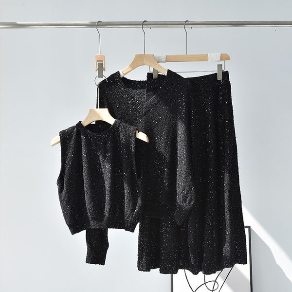 

women's sweaters 2023 autumn women fashion black sequined linen knitted vestvneck longsleeved pulloverhigh waist skirt 230811, White;black