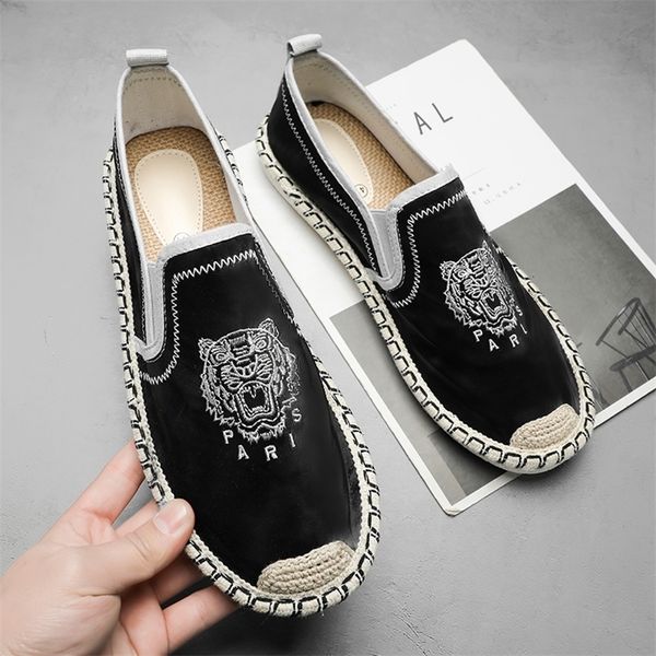 

dress shoes coslony men casual loafers classic flat men shoes embroidered tiger shoes letter printing slip on footwear male plimsolls 230811, Black