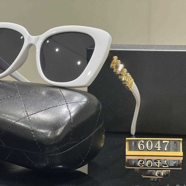 

premium mens sunglasses designer brands 5422 leg large frame temperament style letters appear slim sunscreen glasses, White;black