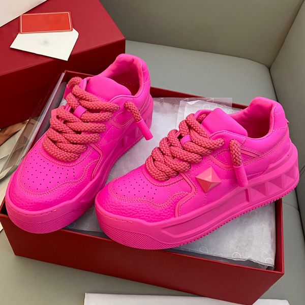 

men women couple running shoes luxury designer platform trainers sneakers 1 for one white black fuchsia sale leather shoes 35-45