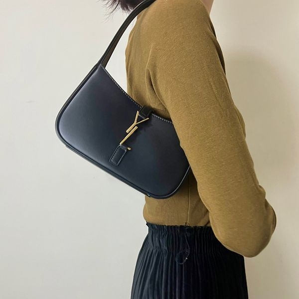 

designer handbag, underarm bag, women's handbag, luxury crossbody bag, shoulder bag, leather hobo stray bag, crocodile pattern wallet,