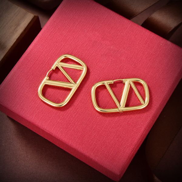 

letter v classics earring logo valentinolies stud earing women hoop designer luxury jewelry crystal pearl earrings 74345, Golden;silver