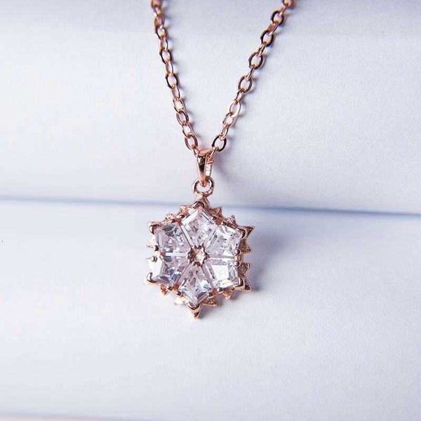 

Designer Rovski luxury top jewelry accessories new Snowflake Necklace zircon snowflake pendant Korean versatile clavicle chain crystal accessories gift