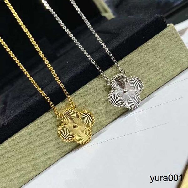 

2023 luxury van clover designer bracelet pearl 4 leaf 18k gold laser brand bangle charm bracelets necklace earrings wedding a, Golden;silver