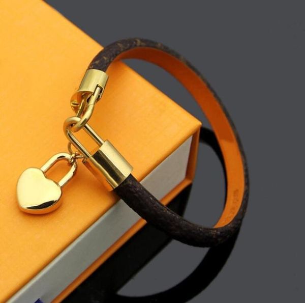 

2021 fashion leather bracelets for men woman designers wristband leather flower pattern bracelet pearl jewelry with box1076261, Golden;silver