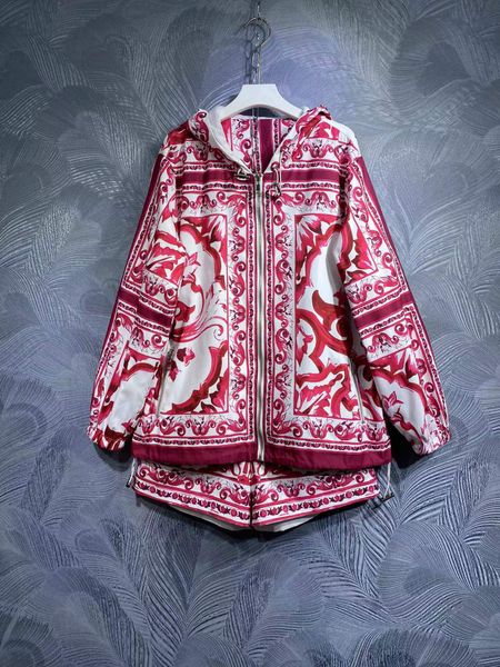 

high-quality two piece pants printed hooded jacket and shorts, White