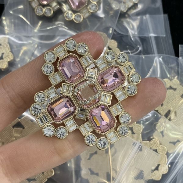 

fashion charm designer brooches pins brooches channel womens couples accessories pin ccity dress pins lady specifications luxury vintage jew, Gray