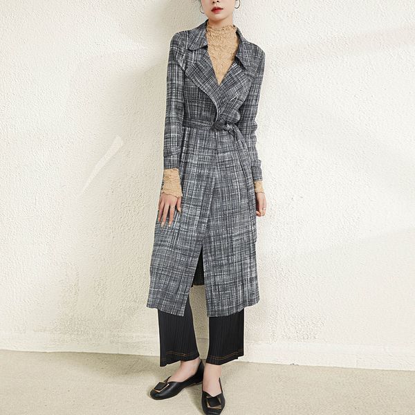 

women's trench coats miyake pleated large yard fashion design niche chidori plaid loose mediumlength jacket 2023 spring autumn coat 230, Tan;black
