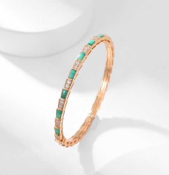 

2023 latest women's bracelet natural white fritillaria pure, elegant, exquisite, luxury, and feminine the combination of party work sho, Black