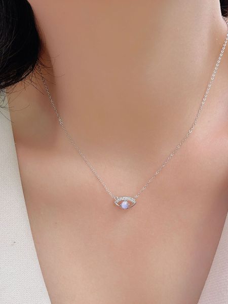 

2023 new european and american s925 silver simple and exquisite moonlight stone necklace elegant ornaments eye style trend