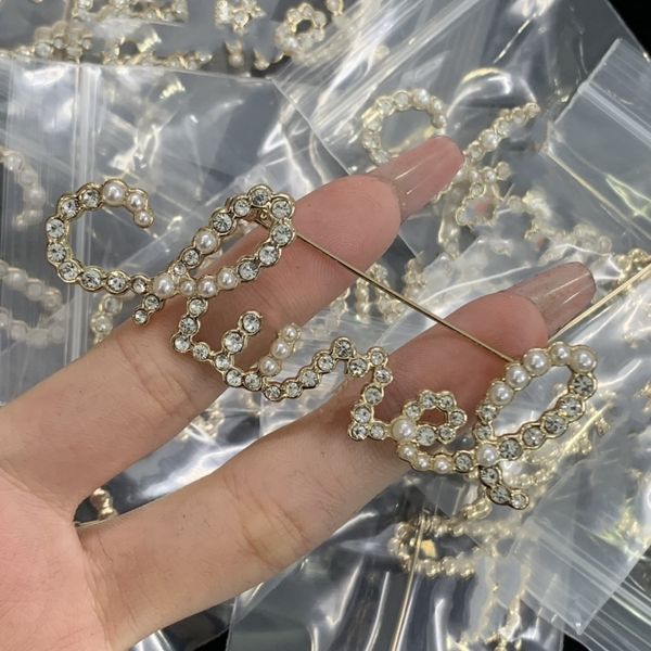 

fashion charm designer brooches pins brooches channel womens couples accessories pin ccity dress pins lady specifications luxury vintage jew, Gray