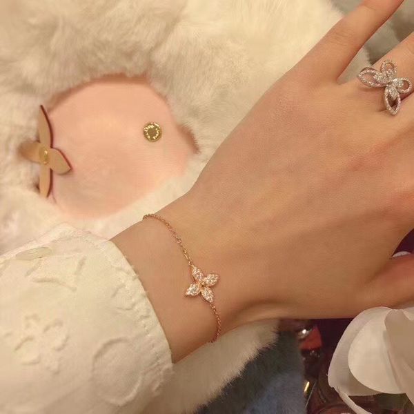 

designer bracelet v series bracelet designer fashionable charm light luxury girl 18k gold brand bracelet wedding party jewelry, Golden;silver