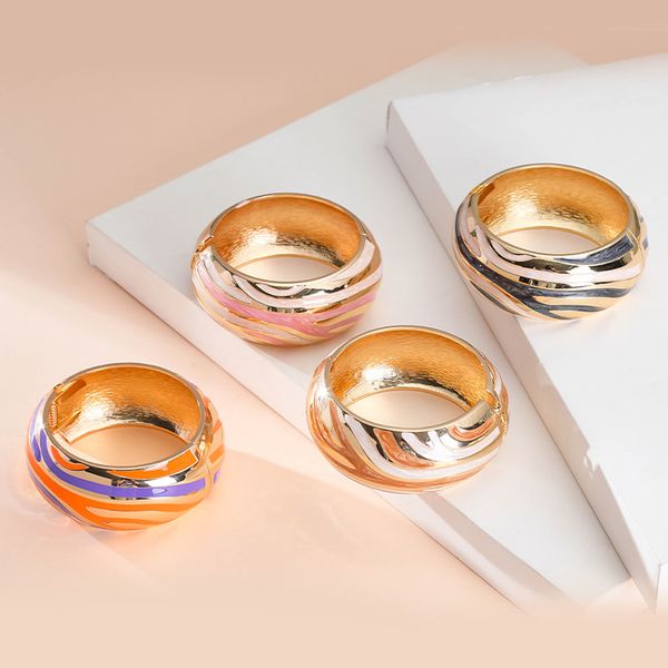 

new black white selling bracelet source retro pearl fritillaria drop glaze semi open close bracelet manufacturer wholesale bracelet opening