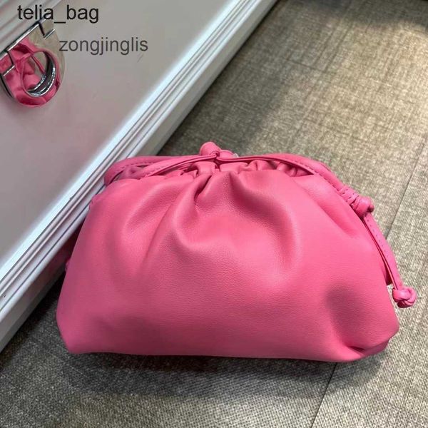 

designer same venetaes bags hand versatile women's bag summer cloud pouch 2023 leather bottegaas dumpling one shoulder messenger puzk