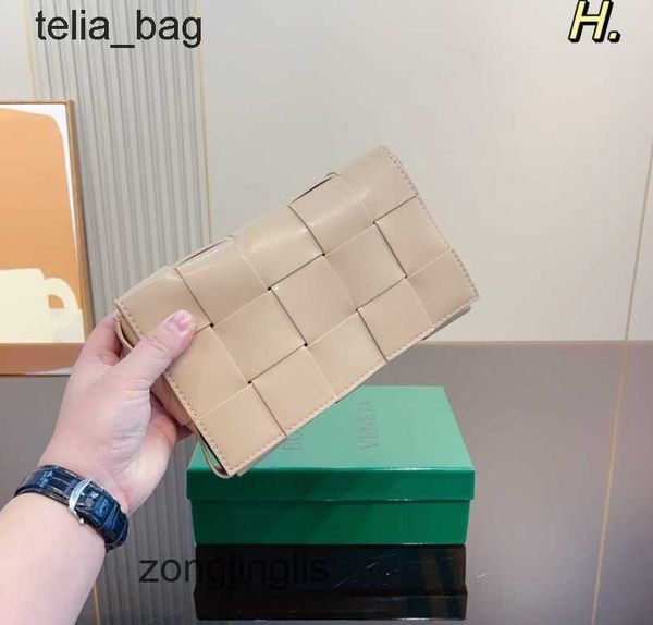 

leisure shoulder cassette designer fashion venetaes bottegaas crossbody women's bags bag woven 2023 handbags 23cm xpx8