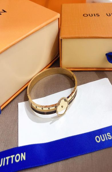 

bracelets women bangle wristband cuff designer letter bracelet faux leather crystal 18k gold plated stainless steel wedding lovers1977410, Black