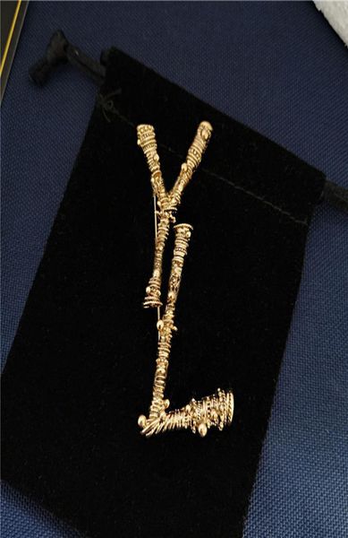 

retro women pins pearl brooches luxurys designers letter brooch pin for suit dress brooches for party gift jewelry d229975306, Gray