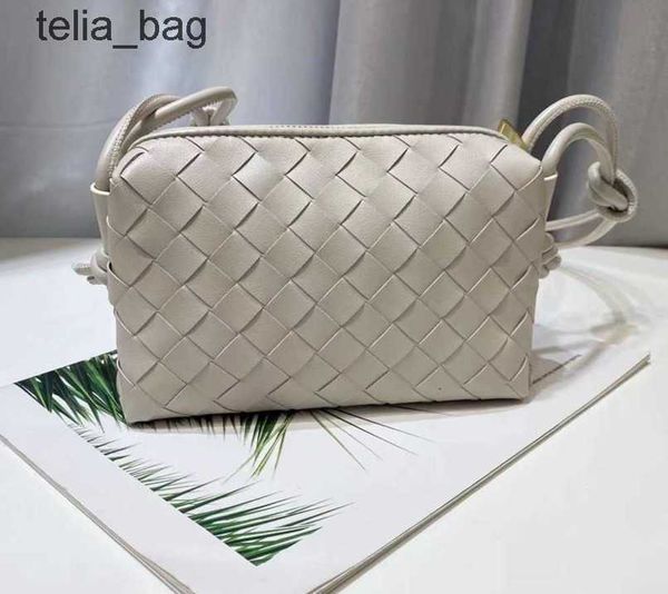 

large cowhide loop bottegaas designer square capacity bag simple 2023 venetaas bags hand woven small single shoulder crossbody women's
