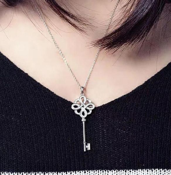 

pendant necklaces 2021 fashion classic design chinese knot key charm women silver color zircon necklace for wedding jewelry gift8478601