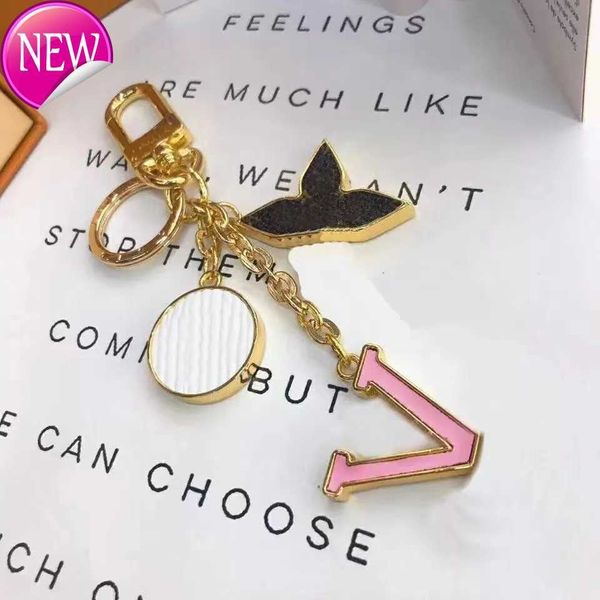 

keychains lanyards luxury designer keychain fashion classic brand key buckle letter design handmade gold mens womens bag pendant with boxug, Silver
