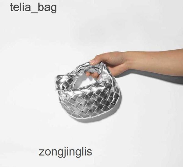 

knotted leather designer 2023 mini venetaas jodies bags bottegaas bag cute woven small cloud 16cm wrist handbags pjfg