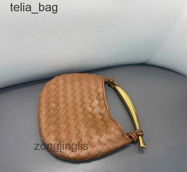 

authentic metal bags handthe tote bag designer venetaas bottegaas turn half fashion month shark wrist light luxury version versatile handwov