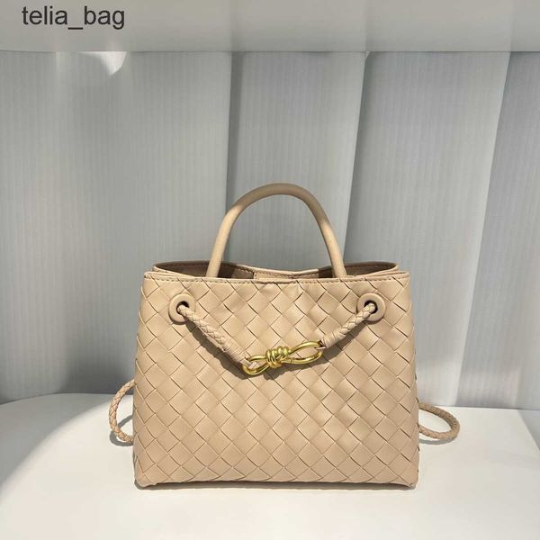 

capacity bag weave 2023 venetaas arco women's totes tote andiamo leather designer large bags shoulder bottegaas crossbody handbag cross