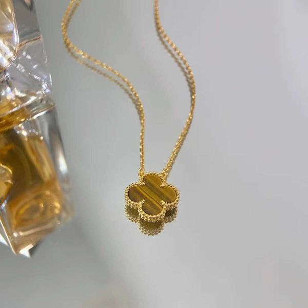 

designer four-leaf clover luxury jewelry accessories women cleef thickened plating 18k gold rose gold charm colorful gold tiger eye stone bo, Black