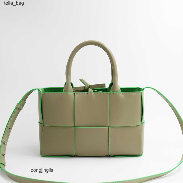 

designer arco handbag bags venetaes shoulder woven bottegaas large capacity leather bag mummy commuter 2023 tote color lattice cross 4wr3