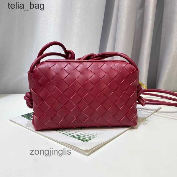 

bags capacity luxury venetaas loop simple bottegaas hand woven small square large the tote bag designer cowhide single shoulder crossbody wo