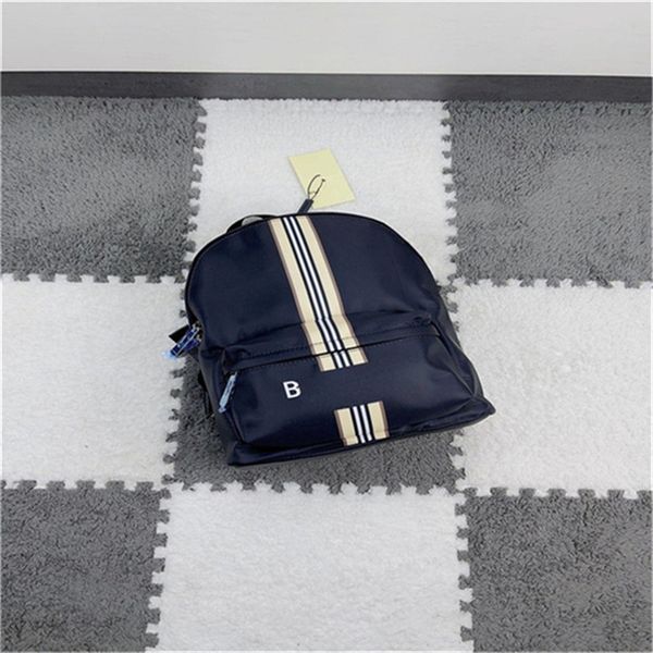 

2023 new men's and women's small schoolbag fashion cute wind outdoor travel mini backpack b8