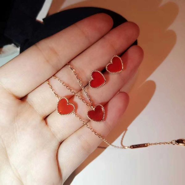 

Designer Four-leaf clover luxury top jewelry accessories women Cleef V Love Necklace Heart shaped Earrings Collar Bone Chain Thickened 18K Rose Gold Red Chalcedony