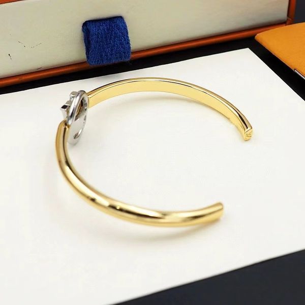 

classic brand v bracelet fashion ring intermittent open cuff bracelet 316l titanium steel designer bracelet for women, White
