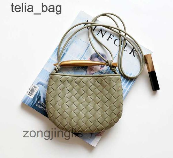 

girl classic bags ladies cowhide bag 2023 designer spring summer venetaas bottegaas woven mini sardine tote crossbody strap purse metal smal