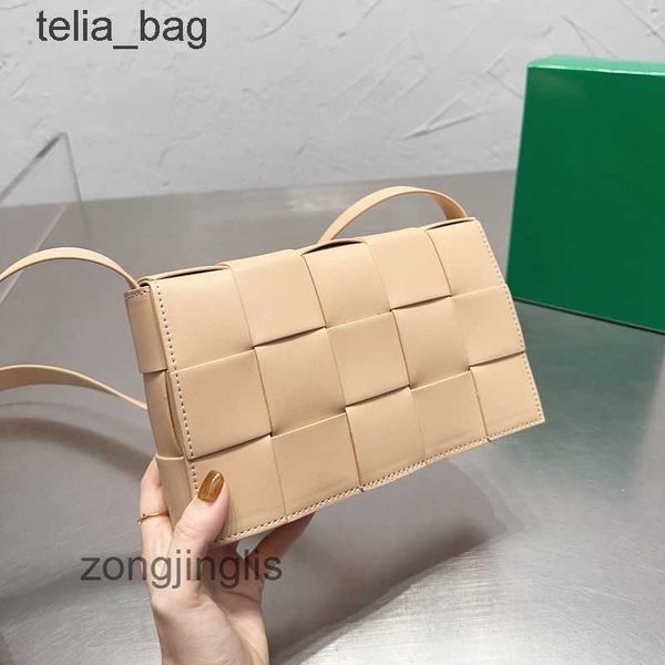 

style bottegaas 2023 venetaas bag woven square small bags designer fashion simple cassettes tofu same one-shoulder underarm m k9om