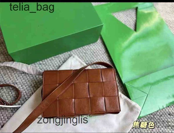 

oil classic lady's hand ladies bags venetaas shoulder leather bottegaas men's handbags wax bag woven casual small one square women