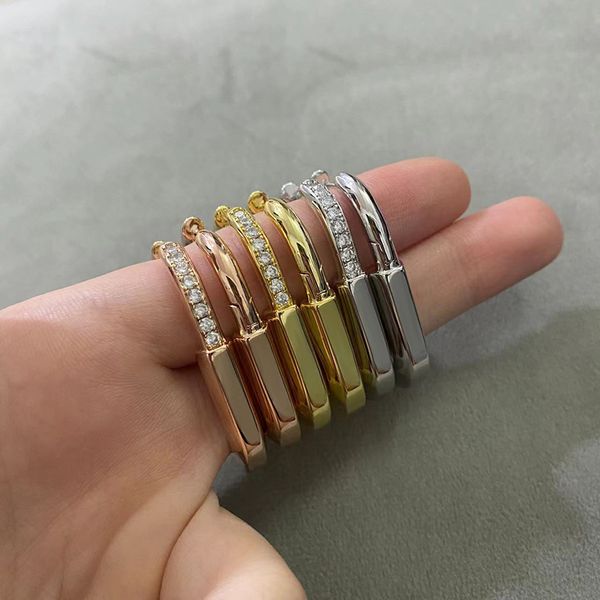 

2023 new medium size lock earrings women diamond fashion personality trend retro classic luxury brand jewelry gift, Golden;silver