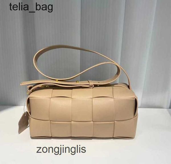 

cassettes bag 2023 venetaes bags summer brick shoulder cowhide bottegaas knitted underarm candy color one square women's fpxa