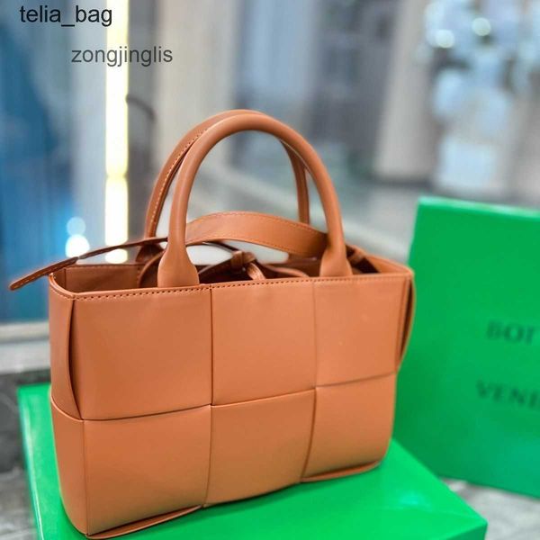 

2023 bag cassettes designer shoulder bags venetaes tote spring bottegaas summer handbag woven with large capacity 24x17cm 4a1x