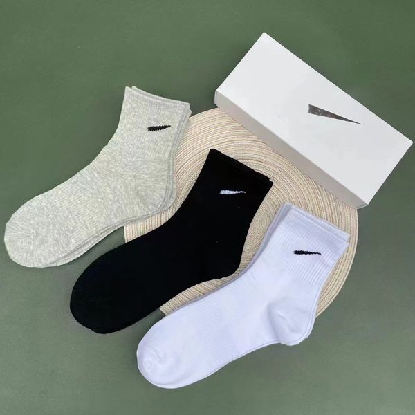 

2023mens socks tech fleece designer classic socks five pairs womens socks solid color breathable sweat absorption couple socks print multipl, Black