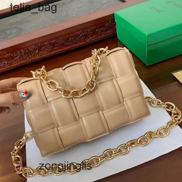

chain simple bottegaas bag one-shoulder 2023 venetaas fashion cassettes bags knitted autumn winter crossbody leisure 66mc